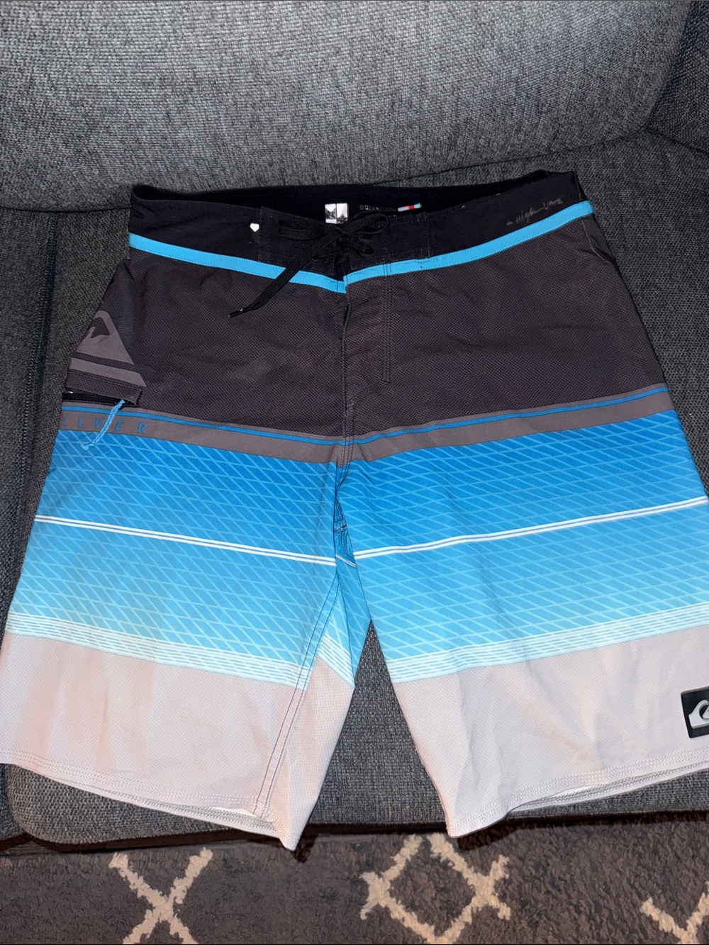 Quiksilver Men’s Black and Blue Gradient Boardshorts with Gray Accents
